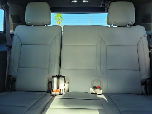 Used 2023 Chevrolet Tahoe Z71 w/ Luxury Package image 12