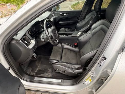 Used 2019 Volvo XC60 T5 R-Design w/ Protection Package AWD/4WD image 13