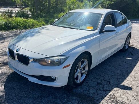 Used 2015 BMW 320i Sedan RWD image 1