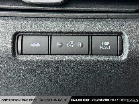 Certified 2020 Nissan Altima 2.5 SR w/ Premium Package FWD image 10