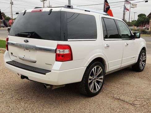 Used 2016 Ford Expedition Platinum AWD/4WD image 3