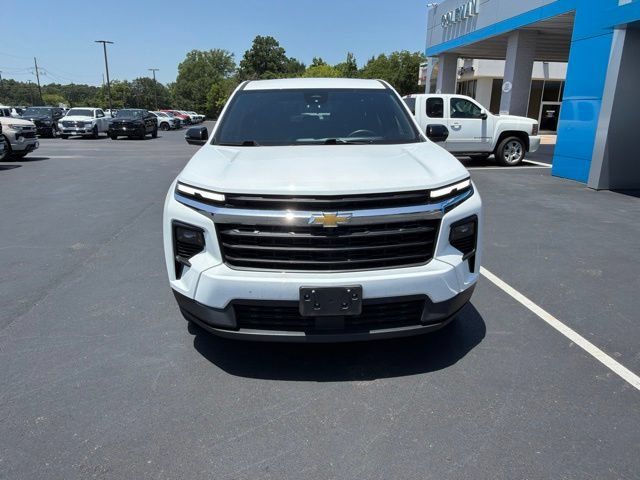 Used 2024 Chevrolet Traverse LS w/ LPO, Floor Liner Package FWD image 4