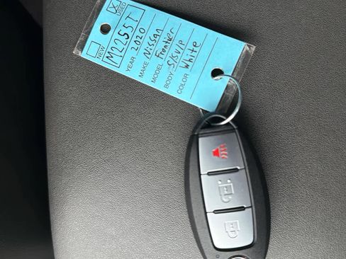 Used 2020 Nissan Frontier PRO-4X w/ Pro-4x Utility Package image 36