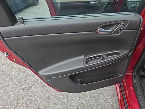 Used 2009 Chevrolet Impala SS w/ Convenience Package image 21