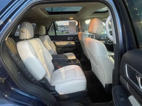 Used 2017 Ford Explorer Platinum AWD/4WD image 30