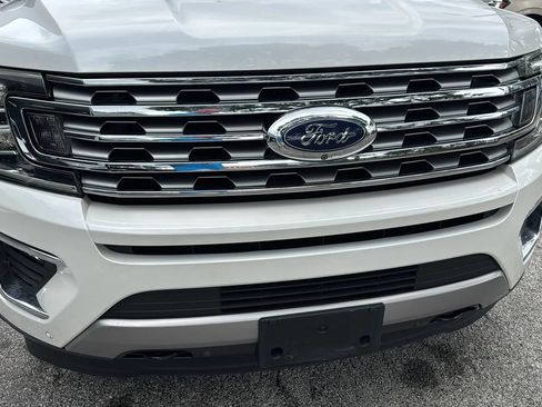 Used 2018 Ford Expedition Limited w/ Equipment Group 302A AWD/4WD image 38
