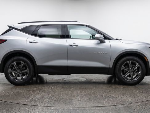 Used 2025 Chevrolet Blazer LT image 11