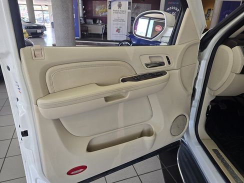 Used 2008 Cadillac Escalade ESV AWD image 8