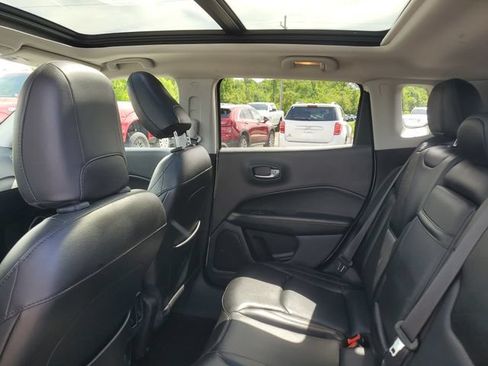 Used 2018 Jeep Compass Limited w/ Navigation Group AWD/4WD image 8