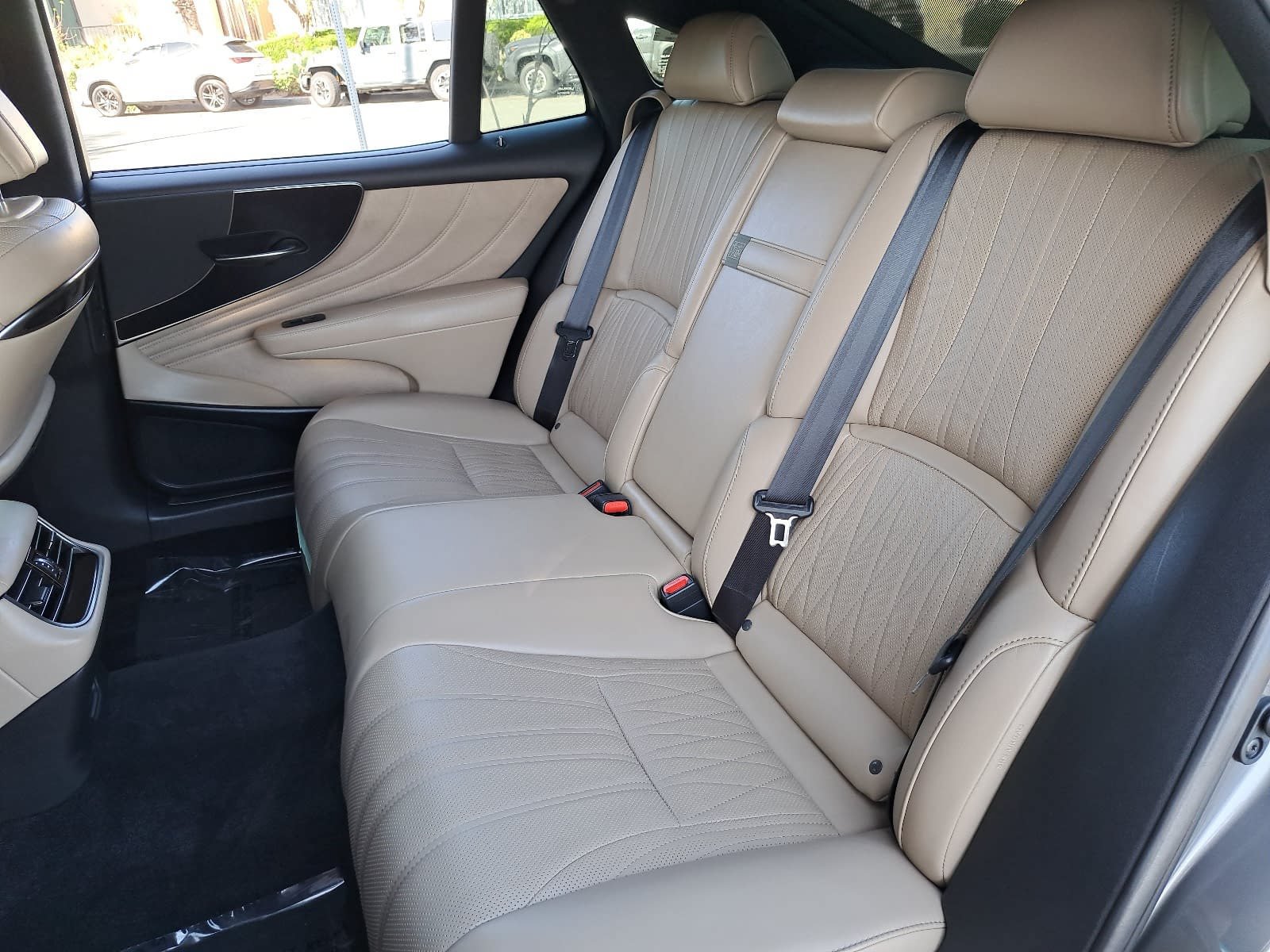 Used 2023 Lexus LS 500 w/ Interior Upgrade Package RWD image 16