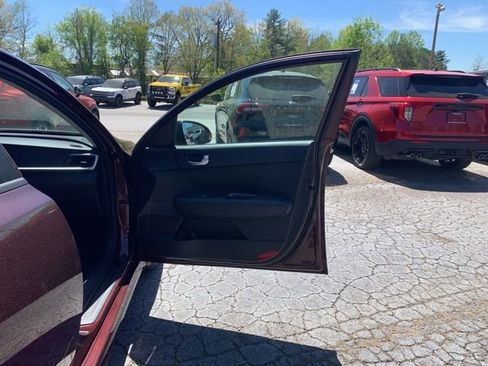 Used 2020 Kia Optima LX image 14