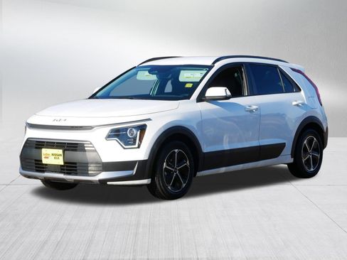 Certified 2023 Kia Niro EX image 3