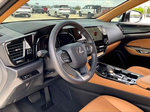 Used 2025 Lexus NX 250 FWD w/ Accessory Package (2T) image 15