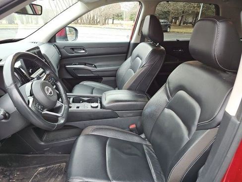 Used 2023 Nissan Pathfinder SL AWD/4WD image 19