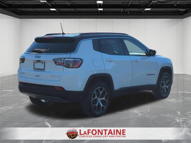 Used 2024 Jeep Compass Limited AWD/4WD image 5
