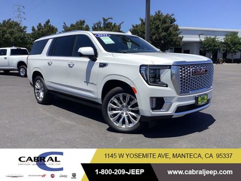 Used 2022 GMC Yukon XL Denali AWD/4WD image 1