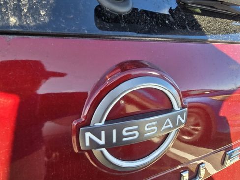 Used 2023 Nissan Rogue S image 10