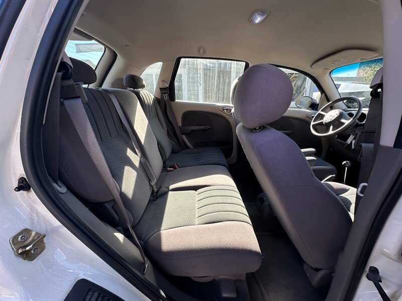 Used 2005 Chrysler PT Cruiser FWD image 17