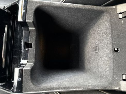 Used 2022 Jeep Grand Cherokee Overland w/ Advanced Protech Group III image 27