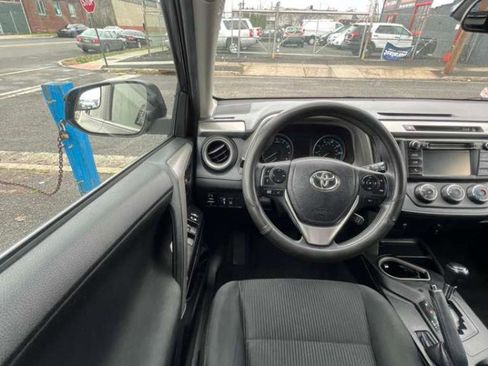 Used 2018 Toyota RAV4 LE w/ All Weather Liner Package image 17