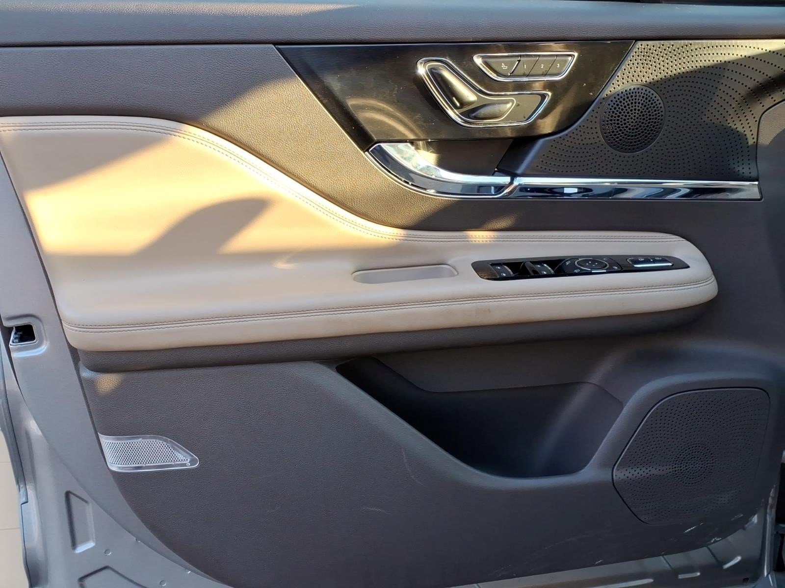 Certified 2023 Lincoln Corsair FWD image 13