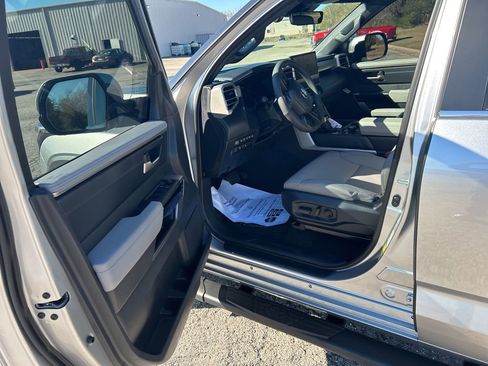 New 2025 Toyota Tundra Limited image 9