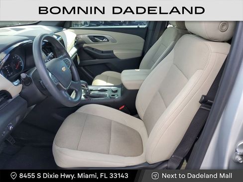 Used 2022 Chevrolet Traverse LS image 17