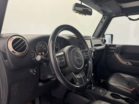 Used 2016 Jeep Wrangler Unlimited Sahara image 35