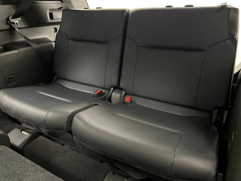 Used 2025 Mitsubishi Outlander SE FWD image 39