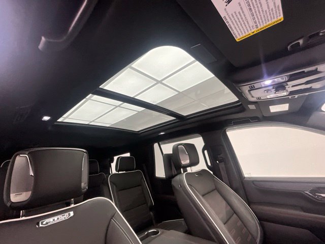 Used 2025 GMC Yukon AT4 Ultimate w/ LPO, Floor Liner Package AWD/4WD image 7