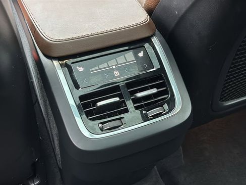Certified 2023 Volvo XC90 B6 Plus AWD/4WD image 9