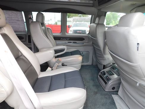 Used 2016 Chevrolet Express 2500 RWD image 35