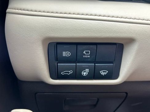 Used 2022 Toyota Highlander Limited FWD image 28