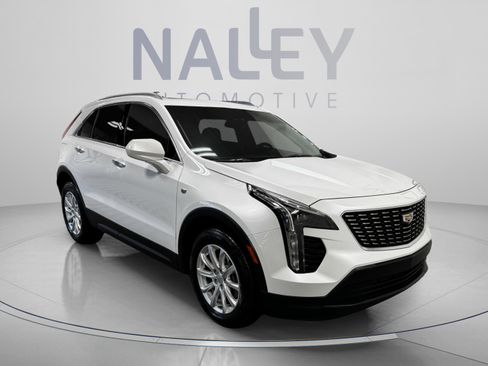 Used 2022 Cadillac XT4 Luxury w/ Driver Awareness Package FWD image 7