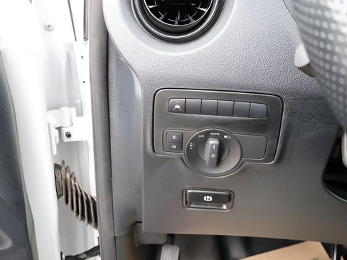 Used 2023 Mercedes-Benz Metris Passenger image 33
