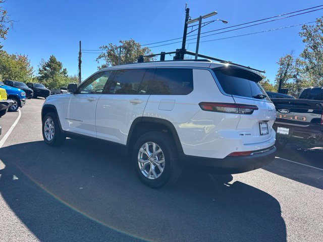 Used 2023 Jeep Grand Cherokee L Limited AWD/4WD image 23