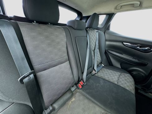 Used 2017 Nissan Rogue Sport SV image 18