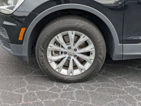 Used 2020 Volkswagen Tiguan S image 30