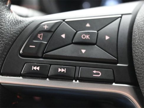 Used 2023 Nissan Kicks SR w/ SR Premium Package image 24