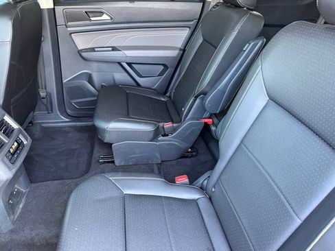 Used 2023 Volkswagen Atlas SEL R-Line AWD/4WD image 32