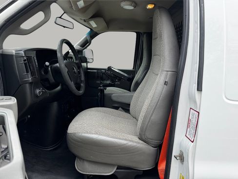 Used 2021 GMC Savana 2500 RWD image 19