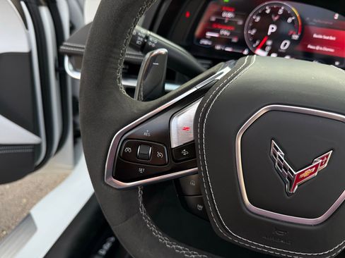 Used 2024 Chevrolet Corvette Stingray Premium Conv w/ Z51 Performance Package image 25