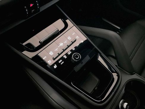 New 2026 Porsche Cayenne image 18