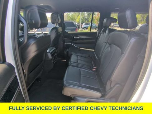Used 2024 Jeep Wagoneer Series II w/ Flexible Seating Group AWD/4WD image 38