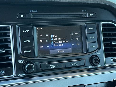 Used 2015 Hyundai Sonata SE w/ Option Group 02 FWD image 17