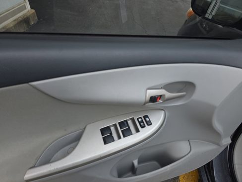 Used 2013 Toyota Corolla LE image 15