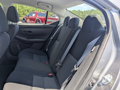 Used 2024 Nissan Sentra SV FWD image 23