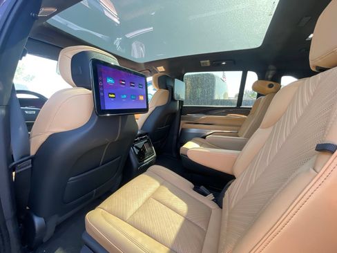 Certified 2026 Cadillac Escalade IQ Sport 2 AWD/4WD image 4