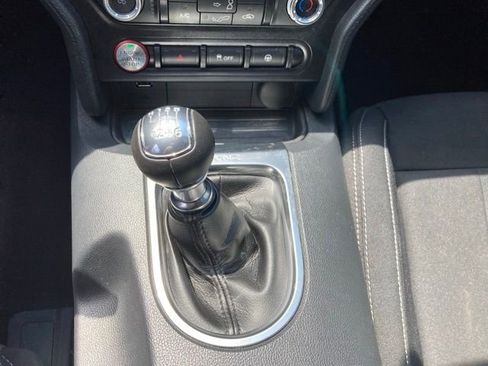 Used 2022 Ford Mustang GT RWD image 9