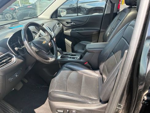 Used 2019 Chevrolet Equinox LT w/ Sun & Navigation Package FWD image 6